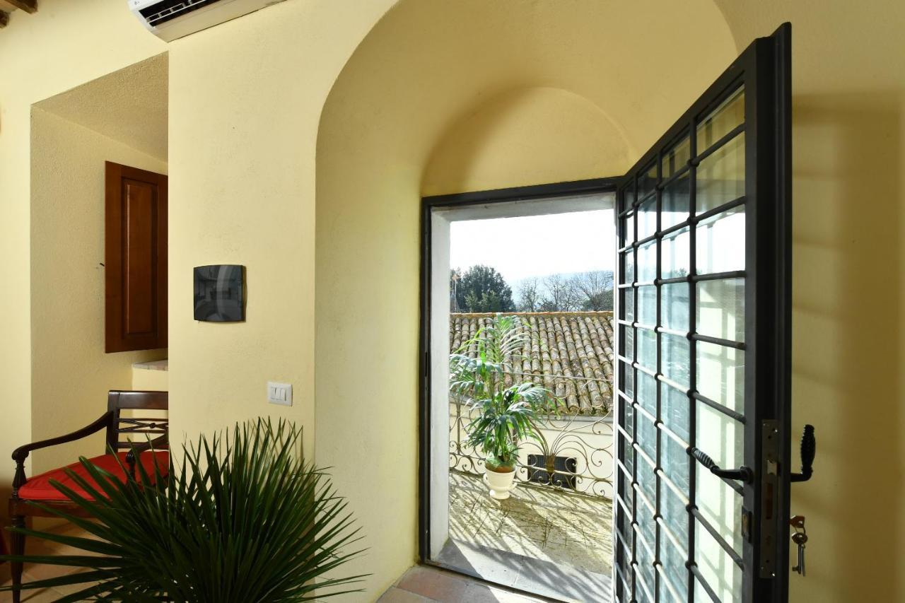 Castello Costaguti Hotel Roccalvecce Ngoại thất bức ảnh