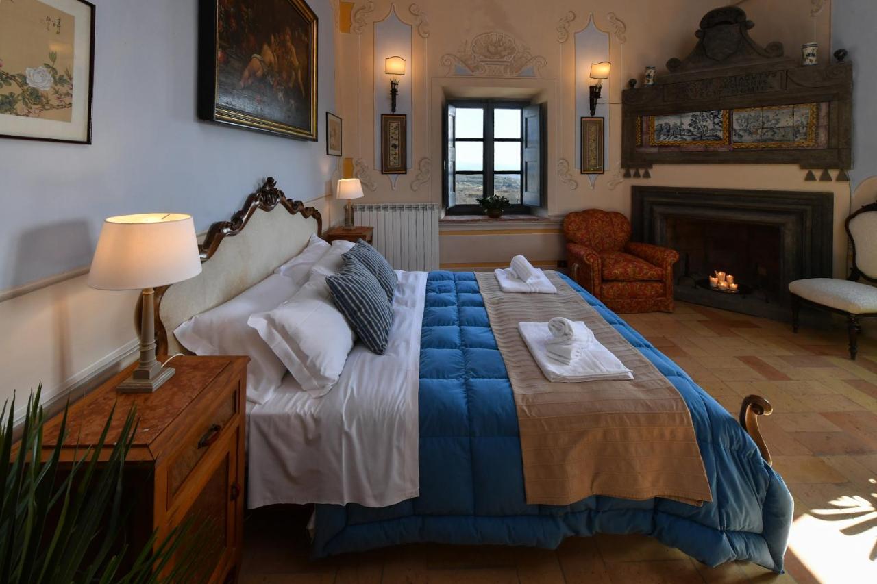 Castello Costaguti Hotel Roccalvecce Ngoại thất bức ảnh
