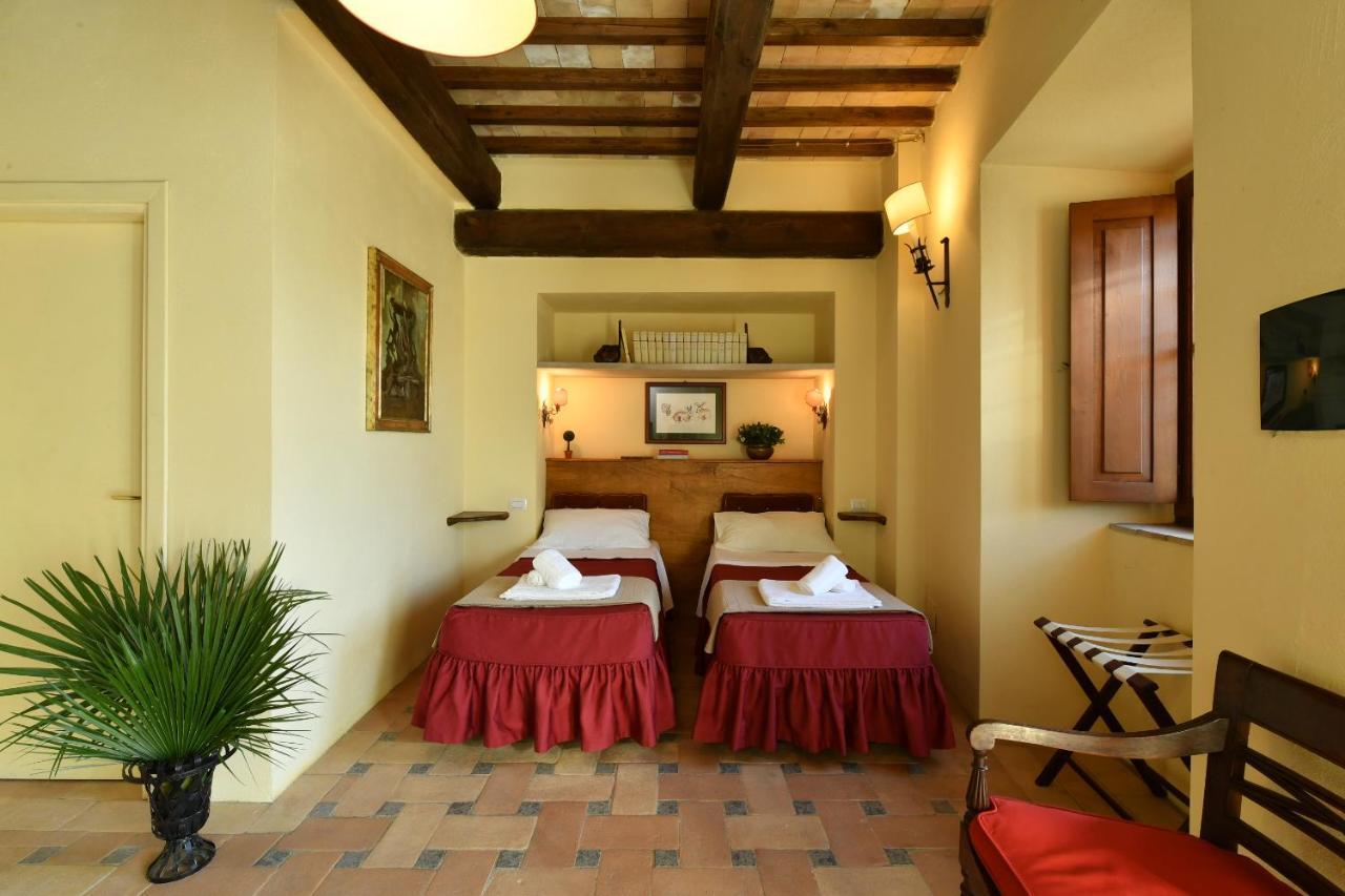 Castello Costaguti Hotel Roccalvecce Ngoại thất bức ảnh