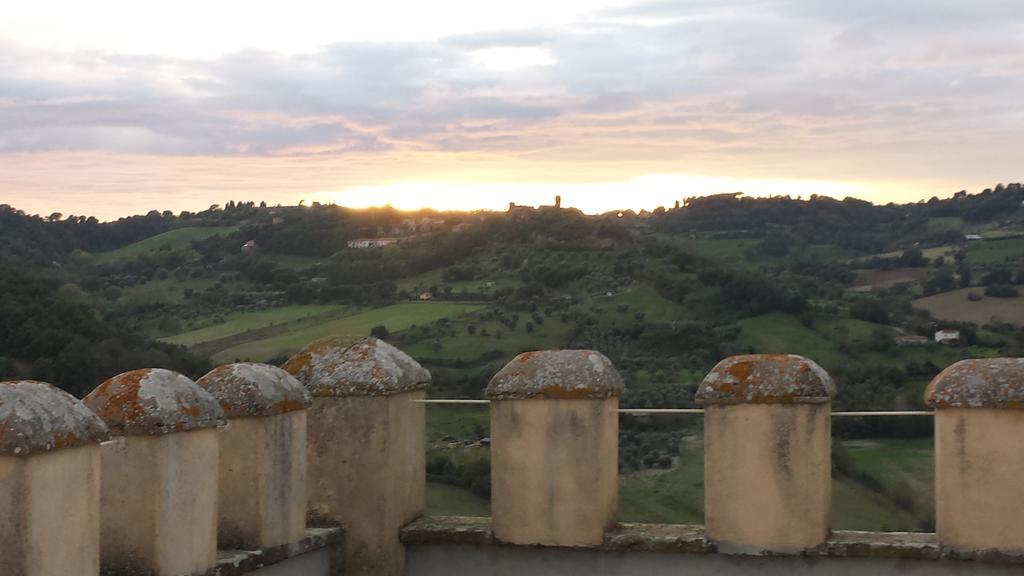 Castello Costaguti Hotel Roccalvecce Ngoại thất bức ảnh